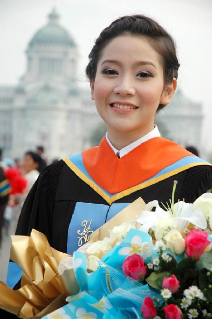 แต่งหน้ารับปริญญา