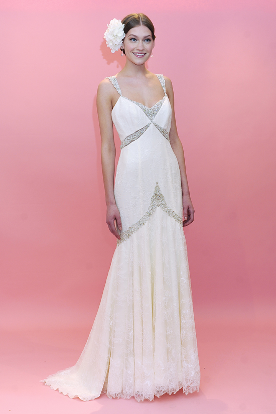 ชุดแต่งงาน BADGLEY MISCHKA 2013
