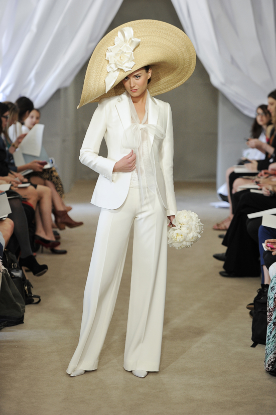 ชุดแต่งงาน CAROLINA HERRERA 2013