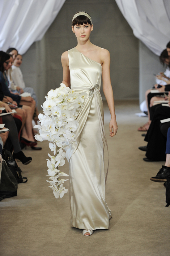 ชุดแต่งงาน CAROLINA HERRERA 2013