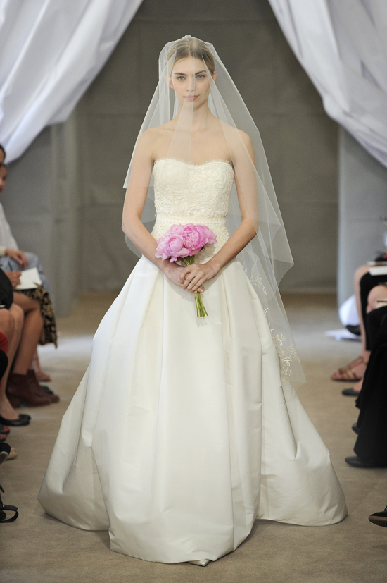 ชุดแต่งงาน CAROLINA HERRERA 2013