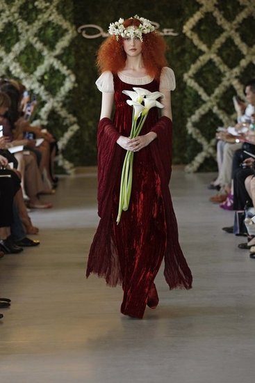 ชุดแต่งงาน OSCAR DE LE RENTA 2013