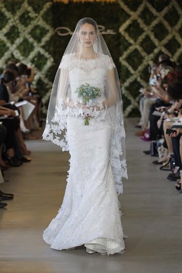 ชุดแต่งงาน OSCAR DE LE RENTA 2013