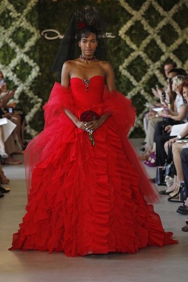 ชุดแต่งงาน OSCAR DE LE RENTA 2013