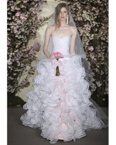 ชุดแต่งงาน OSCAR DE LE RENTA