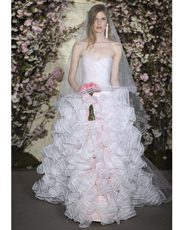 ชุดแต่งงาน OSCAR DE LE RENTA