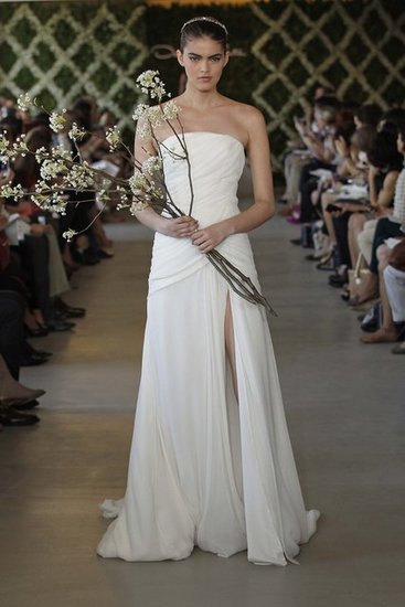 ชุดแต่งงาน OSCAR DE LE RENTA 2013