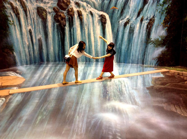 Art In Paradise