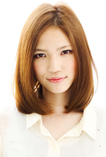 ผมสั้นประบ่า
