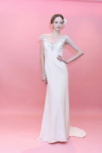 ชุดแต่งงาน BADGLEY MISCHKA 2013